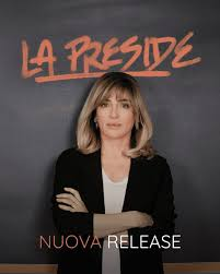 La preside